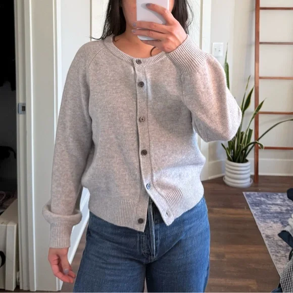 EUC Aritzia Wilfred Cashmere-Blend Cardigan sz MEDIUM - Picture 4 of 11